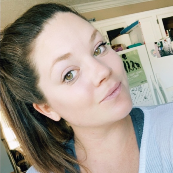 Meet your Posher, Leanna - Picture 1 of 1